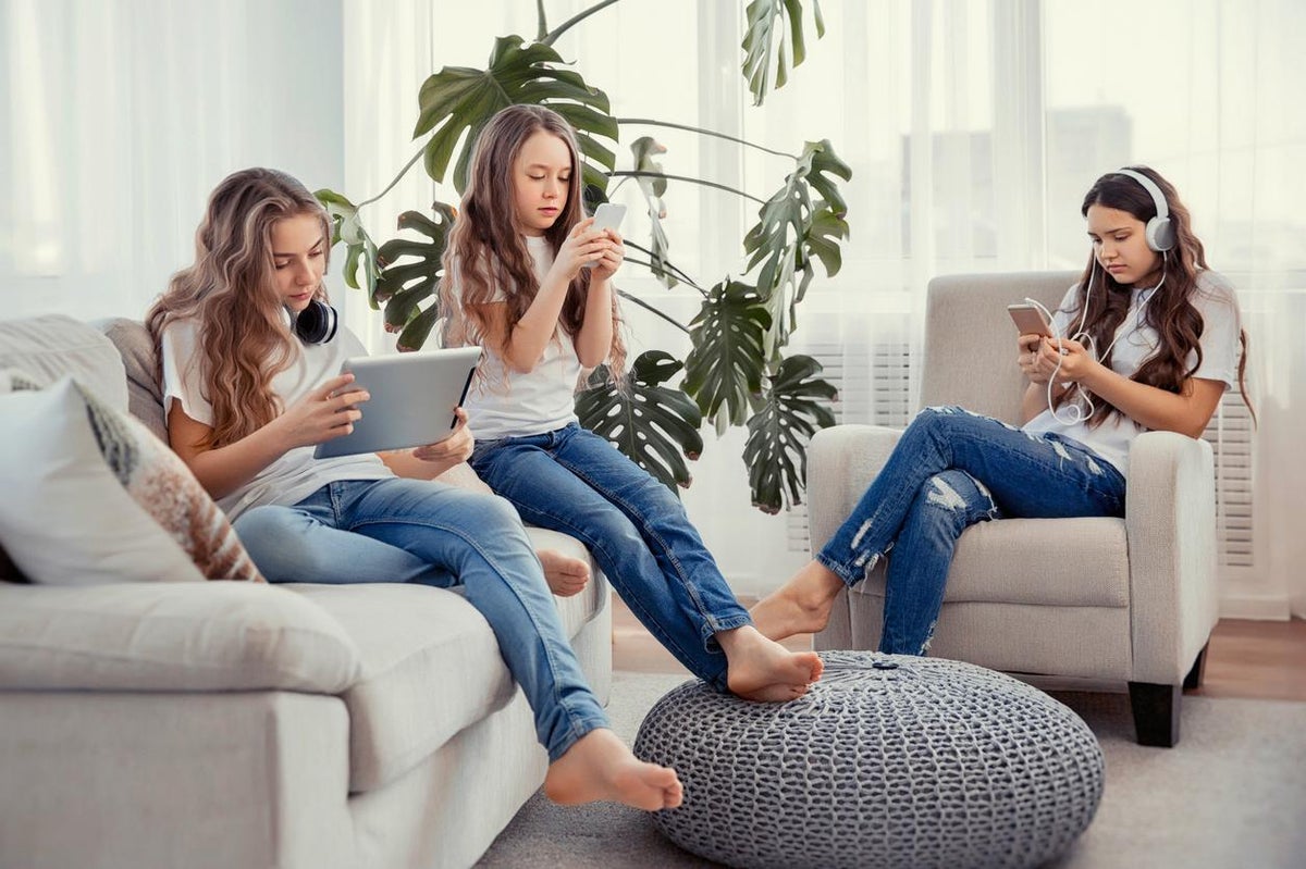 Mạng xã hội tác động tiêu cực đến tâm lý thanh thiếu niên
